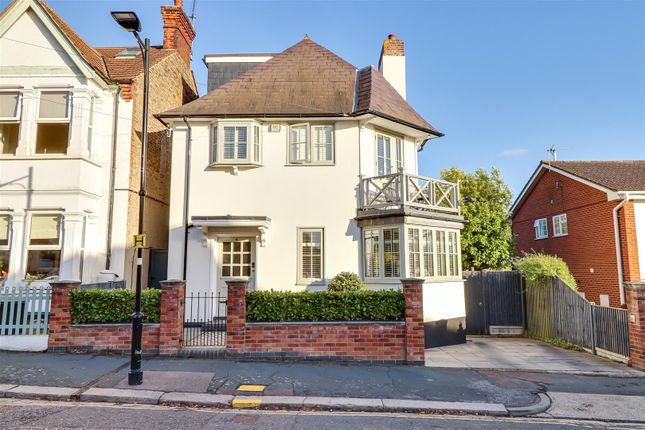 Leigh Cliff Road, Leigh