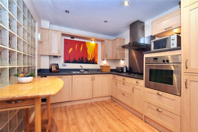 Carisbrooke Road, Leeds, West Yorkshire 2 bed apartment for sale