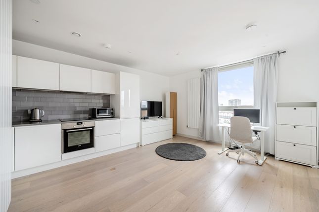 Studio flat for sale