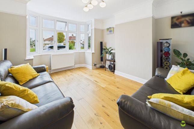 Cumberland Drive, Bexleyheath, Kent, DA7 4 bed semi