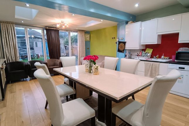 4 bedroom end of terrace house for sale