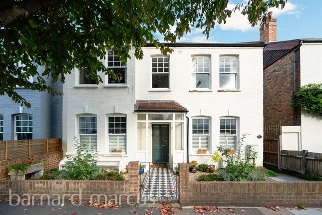 3 bedroom maisonette for sale
