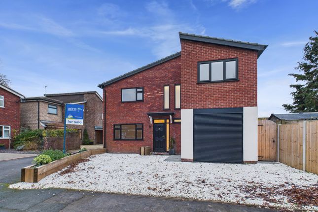 Larissa Close, Tilehurst, Reading, RG31 4 bed detached house for sale