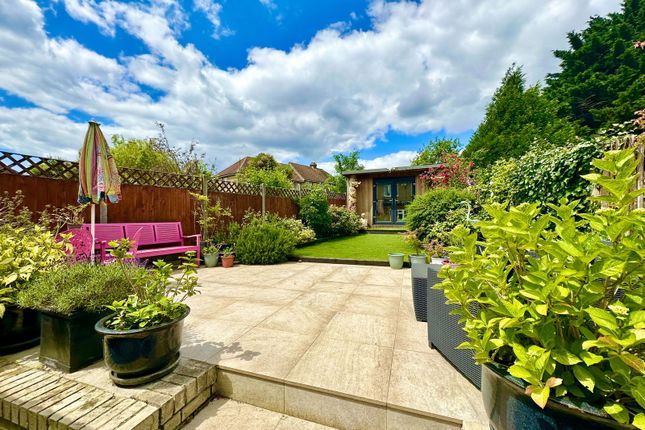 Goldsmith Avenue, London NW9 3 bed end of terrace house for sale