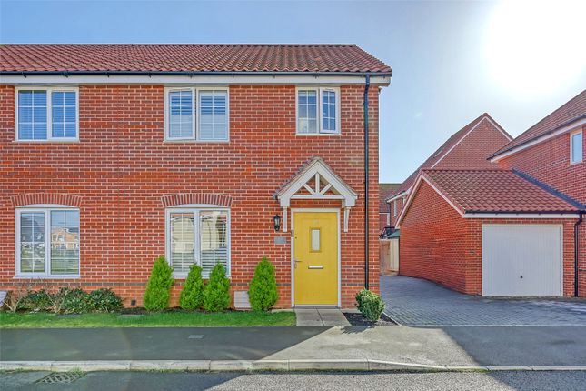 Shallows Avenue, Great Wakering... 2 bed semi