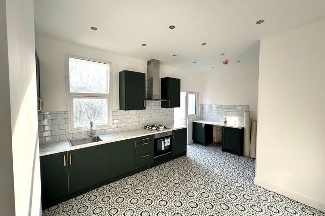 Barrington Road, Manor Park, London, E12 2 bed terraced house for sale
