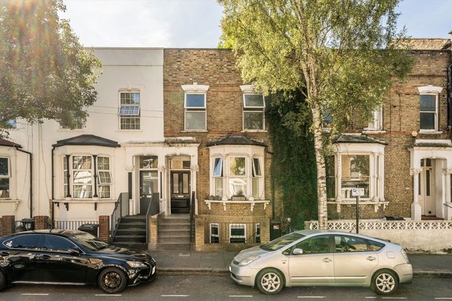 Reighton Road, London E5 2 bed flat for sale