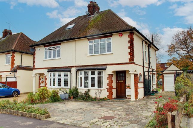 Elmroyd Avenue, Potters Bar EN6 3 bed semi