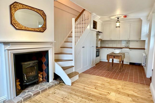 2 bedroom semi-detached house for sale