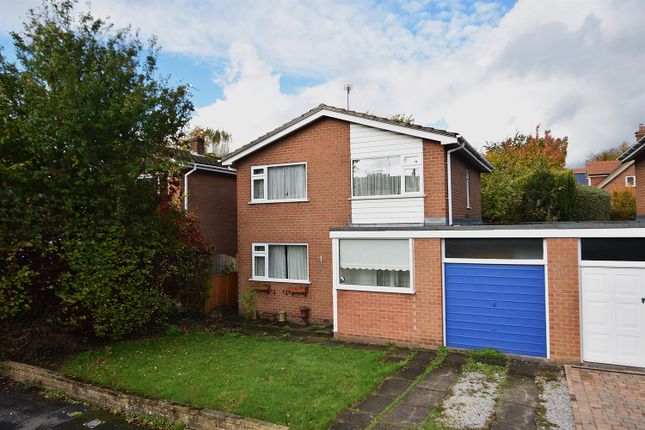 3 bedroom link detached house for sale