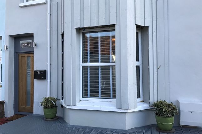 6 bed terraced house