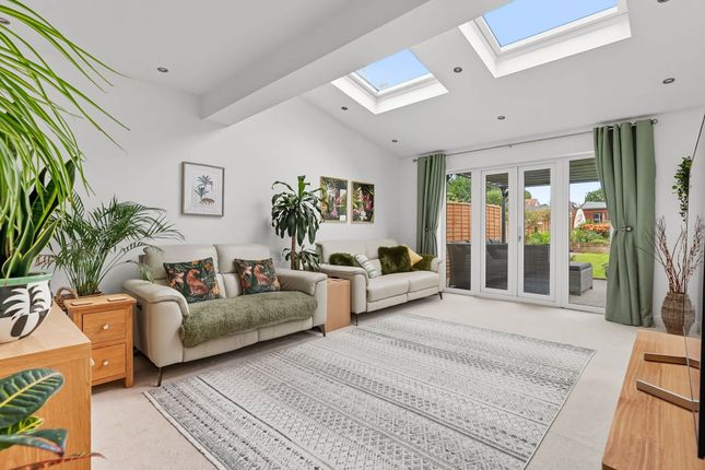 4 bedroom semi-detached house for sale