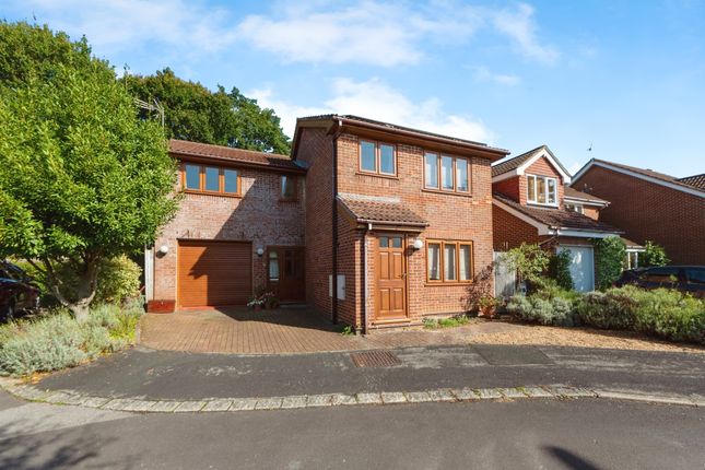 5 bed detached house