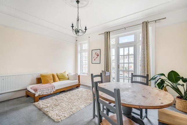 Sternhold Avenue, London, Balham, SW2 3 bed flat for sale