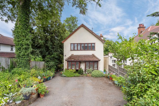 Chorleywood Road, Rickmansworth, WD3 3 bed detached house for sale