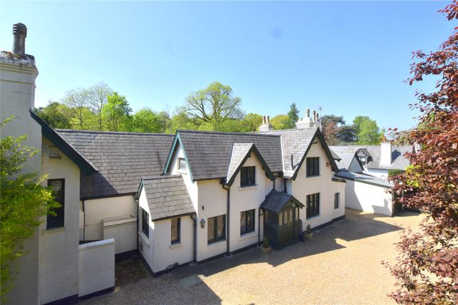 Byfleet Road, Cobham, KT11 5 bed detached house for sale