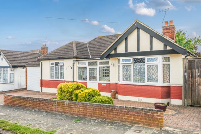 Mavis Avenue, Surrey KT19 2 bed bungalow for sale