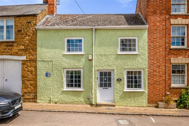 High Street, Oxon OX15 3 bed terraced house for sale