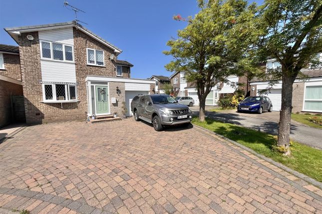Reynolds Mews, Wilmslow 3 bed detached house for sale
