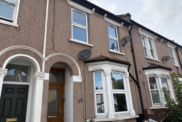 Parish Lane, London, SE20 2 bed flat for sale