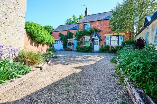 High Street, Towcester NN12 5 bed detached house for sale