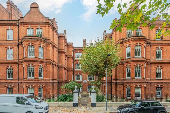 Queen's Club Gardens, London W14 2 bed flat for sale
