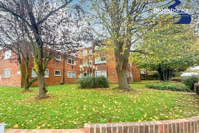 Robina Court, London Road, Swanley, BR8 2 bed flat for sale