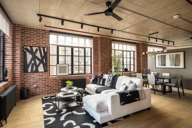 No.8 Harbord Square, Canary Wharf, E14 2 bed apartment for sale