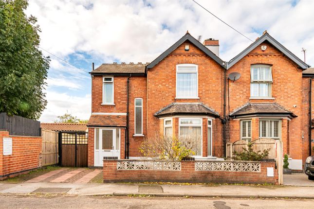 Elm Drive, Carlton, Nottingham 3 bed semi