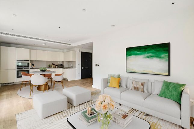 Cascade Court, London, SW11 2 bed flat for sale