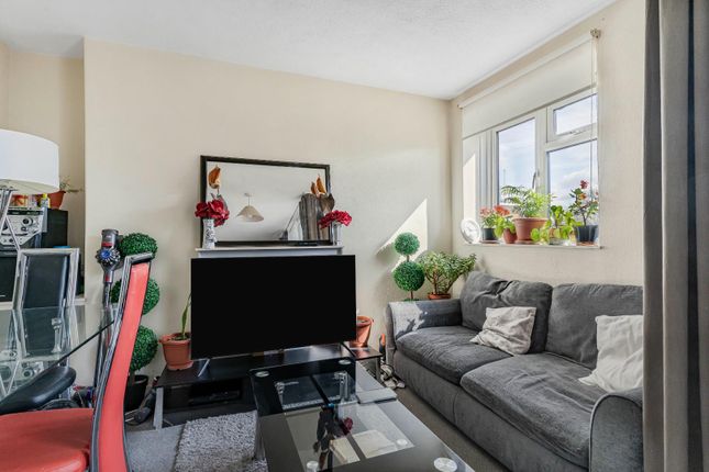 Crescent Wood Road, London 3 bed apartment for sale