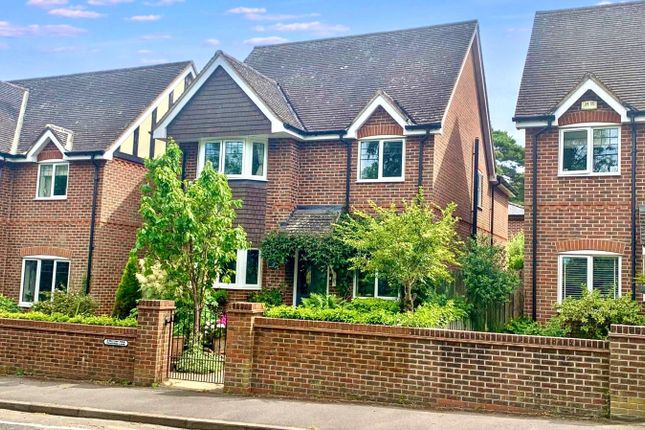 4 bed detached house