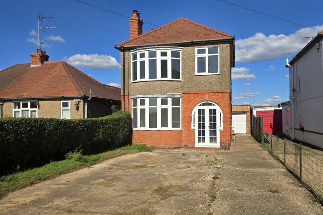 Kislingbury Road, Rothersthorpe, NN7 3HZ 3 bed detached house for sale