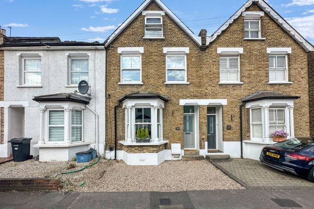 West Grove, Woodford Green IG8 3 bed terraced house for sale
