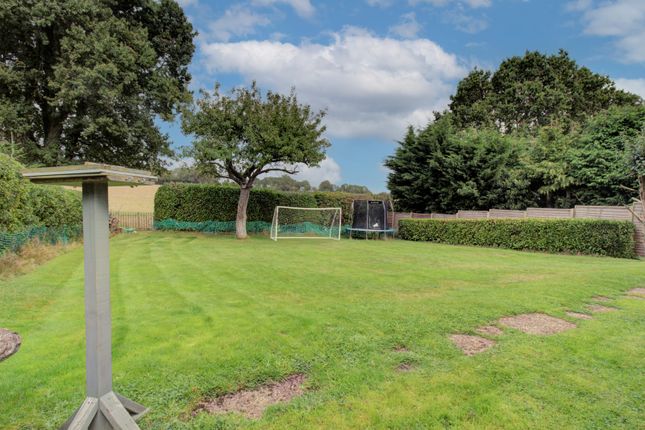 Hogg Lane, Holmer Green HP15 3 bed bungalow for sale