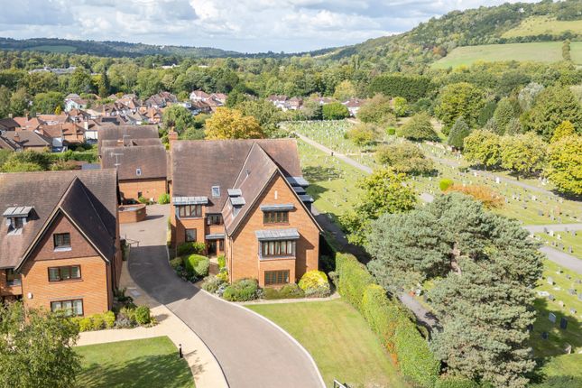 Ashurst Place, Dorking 2 bed ground floor flat for sale