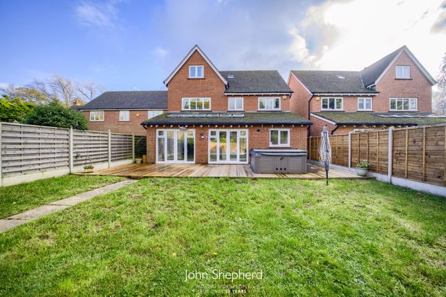 6 bedroom detached house for sale
