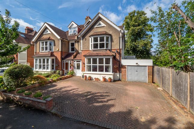 6 bedroom semi-detached house for sale