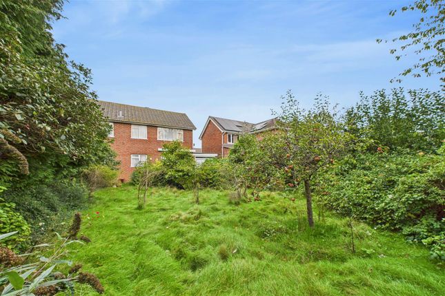 Gloucester Way, Chichester 3 bed detached house for sale