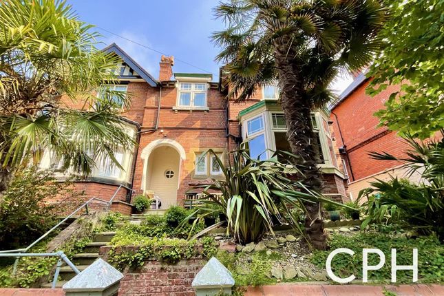 5 bedroom semi-detached house for sale