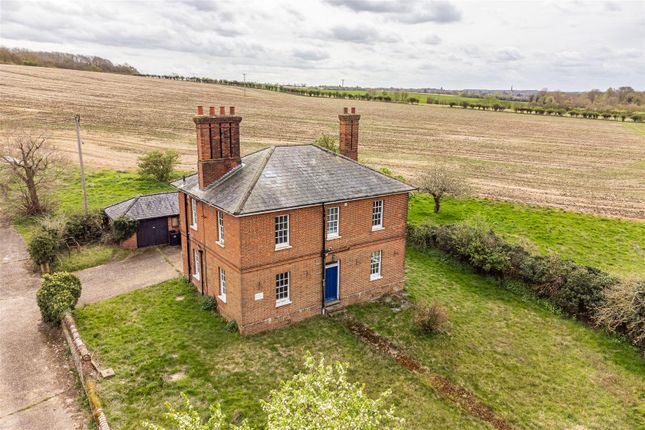 3 bedroom country house for sale