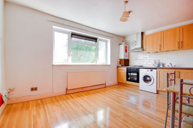 Heyworth Road, London, E15 2 bed flat for sale