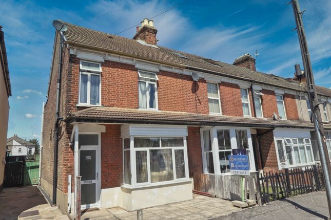 Vine Street, Romford, RM7 3 bed end of terrace house for sale