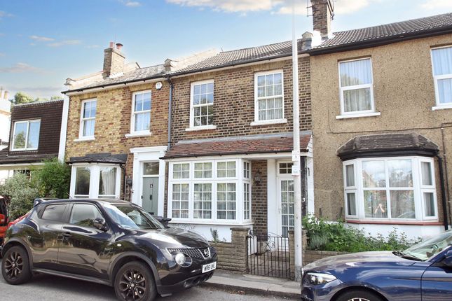 Sunset Avenue, Woodford Green, IG8 2 bed terraced house for sale