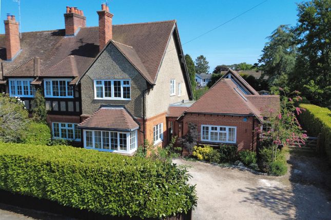 4 bedroom semi-detached house for sale