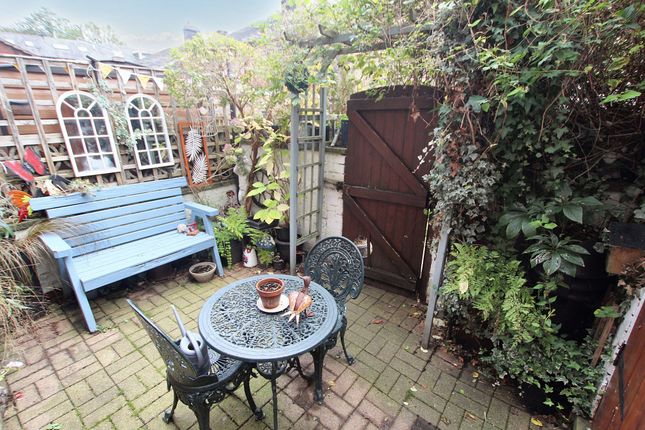 Pine Road, Todmorden OL14 1 bed end of terrace house for sale