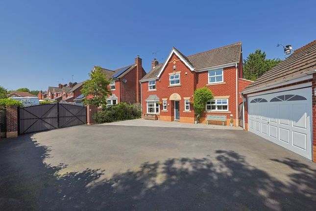 4 bed detached house