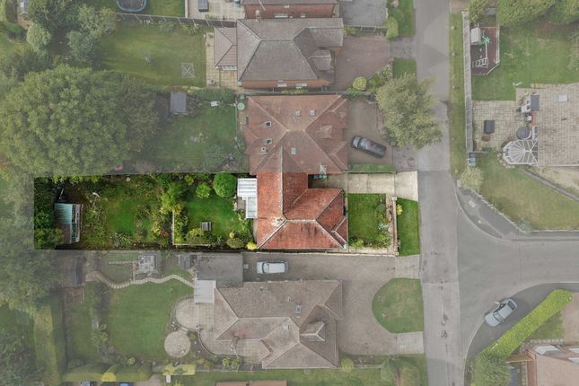 Stonefield Road, Naphill, HP14 4SP 2 bed bungalow for sale