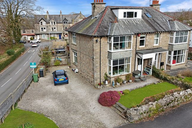 5 bedroom semi-detached house for sale
