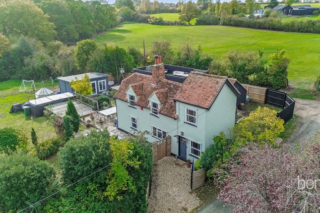 Lodge Lane, Nr Danbury CM3 4 bed detached house for sale